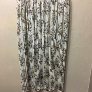 *3 for $9* Nicola country wildflowers maxi…